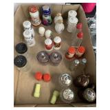 14cnt Pairs of S&P Shakers, 2 Mismatched