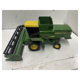 ERTL - John Deere  TURBO Combine. 1:16 Scale Made