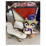 Vntg roller skates, metal skate case, & Owl