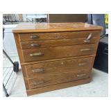 3 Drawer Dresser - approximately 33 x 30 x 18.5