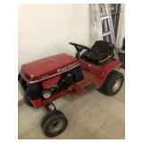 Wheel Horse Lawn Tractor 211-5 - Has Key, Could