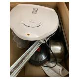 Box of misc kitchen items