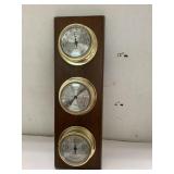 Vntg Barometer