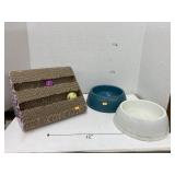 Cat toy and 2- pet bowls