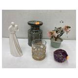 Assorted decor