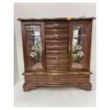 Jewelry box (missing one knob)