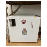 Mini refrigerator