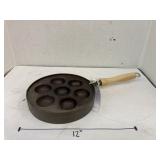 Cast iron pancake/biscuit cooker