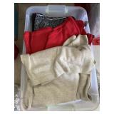 Tote of clothes, mostly 5x