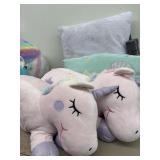 2 Sleeping Unicorns & Pillows