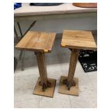 2cnt Wooden Stands, approx H 2ft