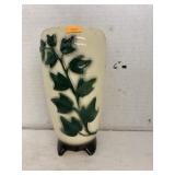 Vntg leaf vase (some cracks)