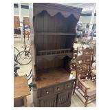 Broyhill Hutch / Cabinet & Shelf Display