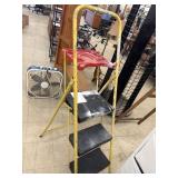 3 Step Metal Ladder w/ Paint Tray