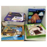 Floor Puzzles, Loom, Volcano kit