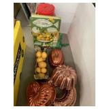 Vntg Cake Molds and misc decor