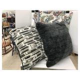 2 Reversible Throw pillows And Pillow case