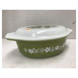 Pyrex dish w lid