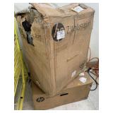 2 cnt HP workstations / towers - see pics -