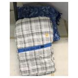 Blanket and Queen Sheets Set