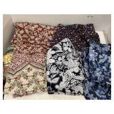 4cnt Skirts and 1 Pair of Pants