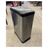 Flop Top Metal Trash Can - Clean