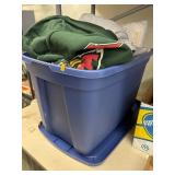 Tote w/ Lid w/ Sweatshirts & Clothes