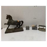 Metal Horse (broken leg), 2 Metal Houses, Small