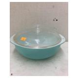 Vntg Pyrex casserole dish & lid (chip on lid)