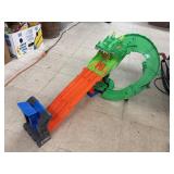 Hot Wheels Monster Trucks Sharks vs. Dinos Dragon