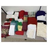 Fabric / Cloth Napkins and tablecloths, misc