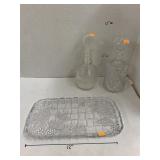 2cnt Decanters and Tray