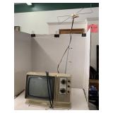 Vntg Zenith Solid State Tv, Powers On