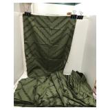 4 Green Pillow Cases And 2 Green Duvet