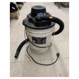 Bucket vacuum