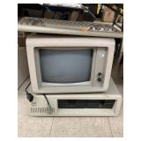 Vntg IBM Computer