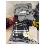 Set of Sheets & Throws (1 electric throw)
