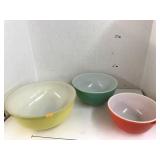 3 Pyrex Nesting Bowls