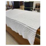 Crocheted blanket (4ï¿½ x 5ï¿½6ï¿½)