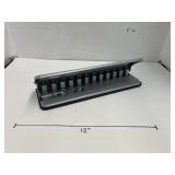 Hole punch