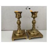 2 Vntg Brass seiden square bottom Candle Sticks