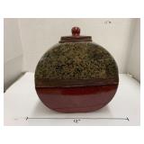 Vase with lid
