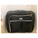 Suitcase w Wheels and telescoping Handle, Jeep