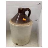 Crock jug, chips