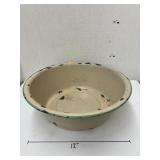Enameled wash tub