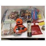 Toys, Games, Dust pan w broom