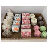 Flat Of 24 plus Soaps, Snowman candy Cane Scented