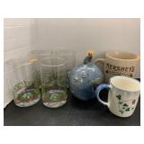 Vntg pottery, Coffee Cups, Fluted Christmas
