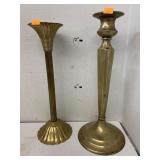 2 Candlesticks, Metal, Brasd