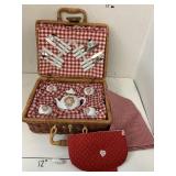 Vntg  Raggedy Ann Tea Set a picnic Basket